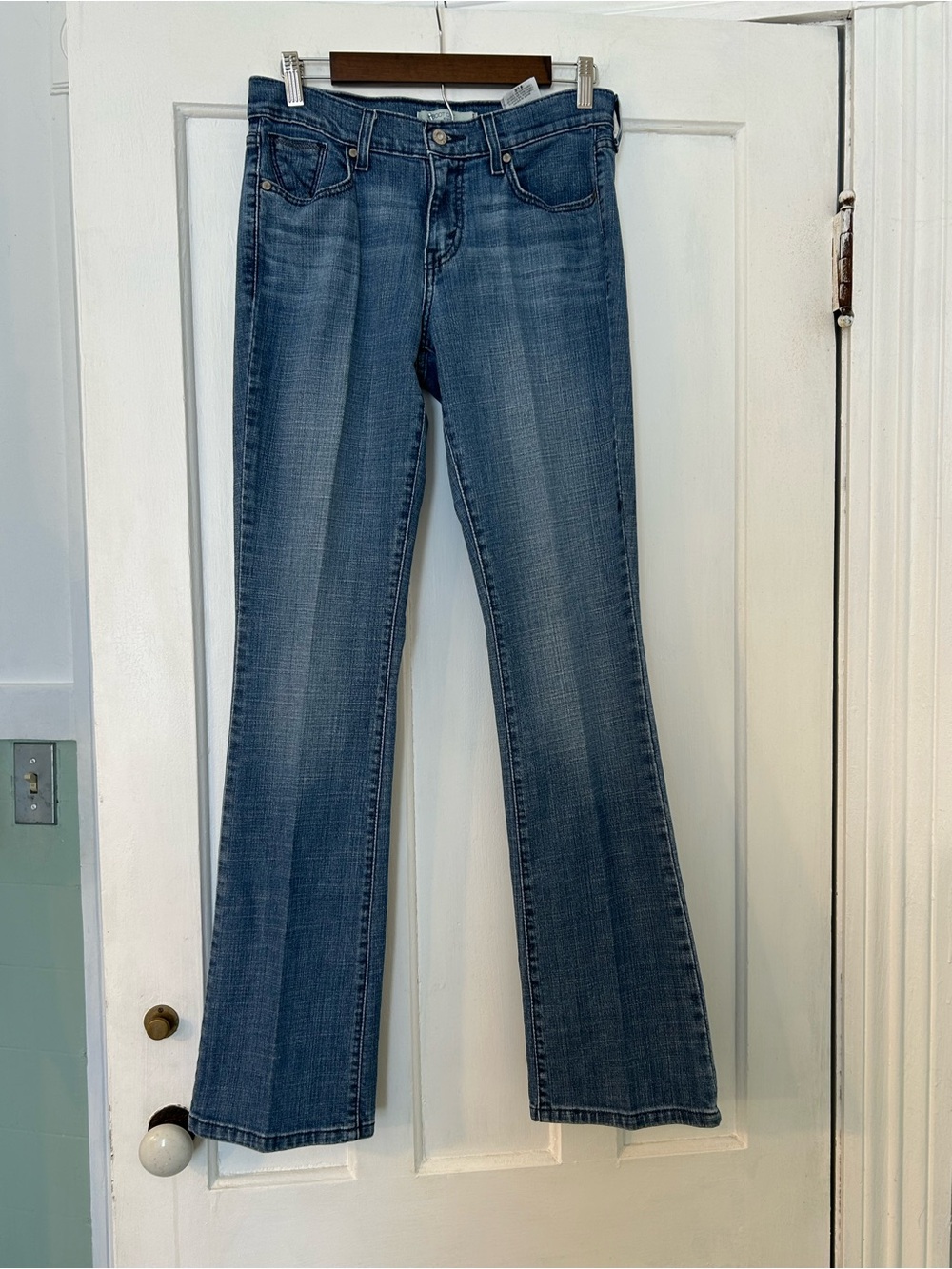 Levi’s 515 Bootcut Jeans – Dark Wash Denim
